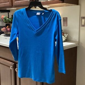 Stylish Women's Vivid Blue Long Sleeve V-Neck Top